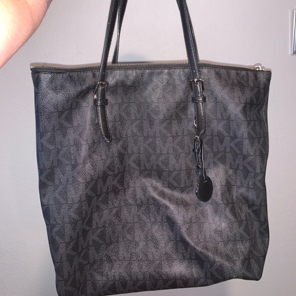 Michael Kors Handbag - Picture 1 of 3